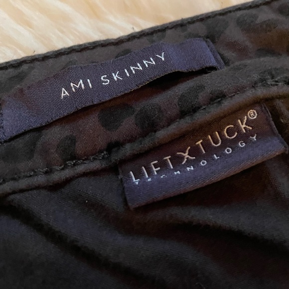 NYDJ Leopard Print Skinny Jeans in Gray Stretch Denim. Size 26W. - Picture 7 of 13